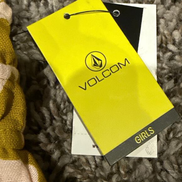 NWT Volcom Baby Linen Romper & Bucket Hat Yellow Pink Floral Size 6-9 months - Picture 4 of 4